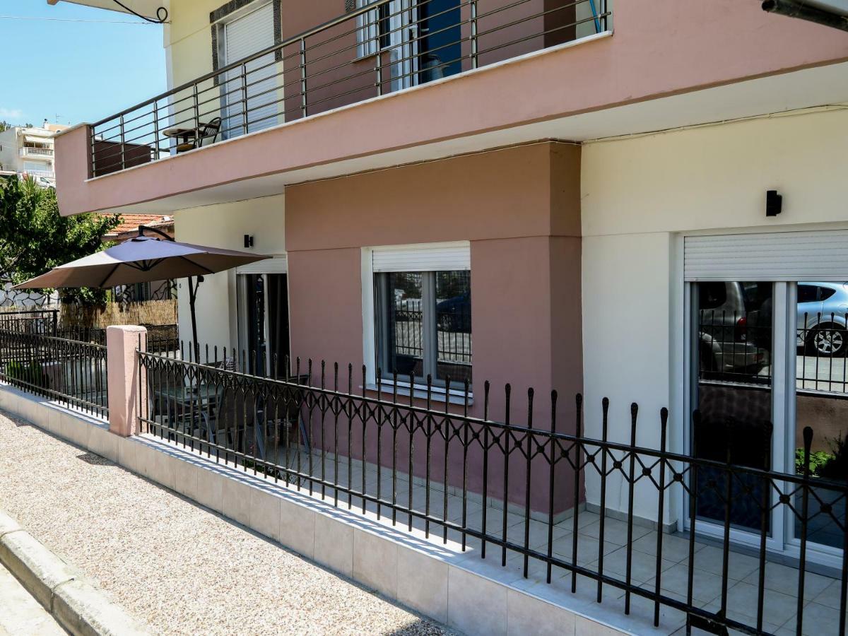 Central Number 10 Néa Péramos Exterior foto